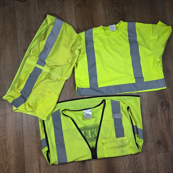 Lot of 3 Hi-Vis Work Safety T-Shirts Reflective Stripe High Visibility ANSI - Picture 1 of 16